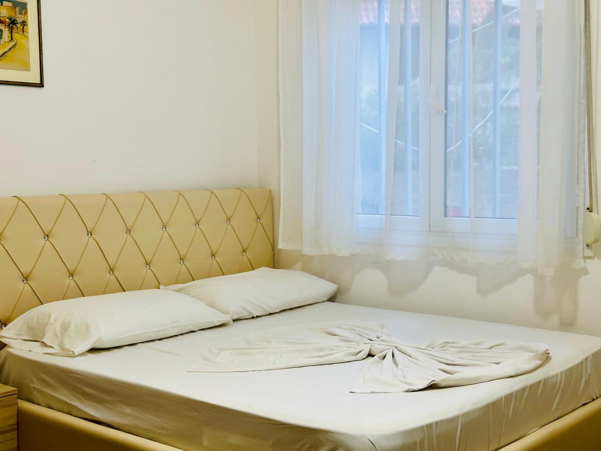 Jico Travel - Erjon Apartments Vlorë Zimmer foto