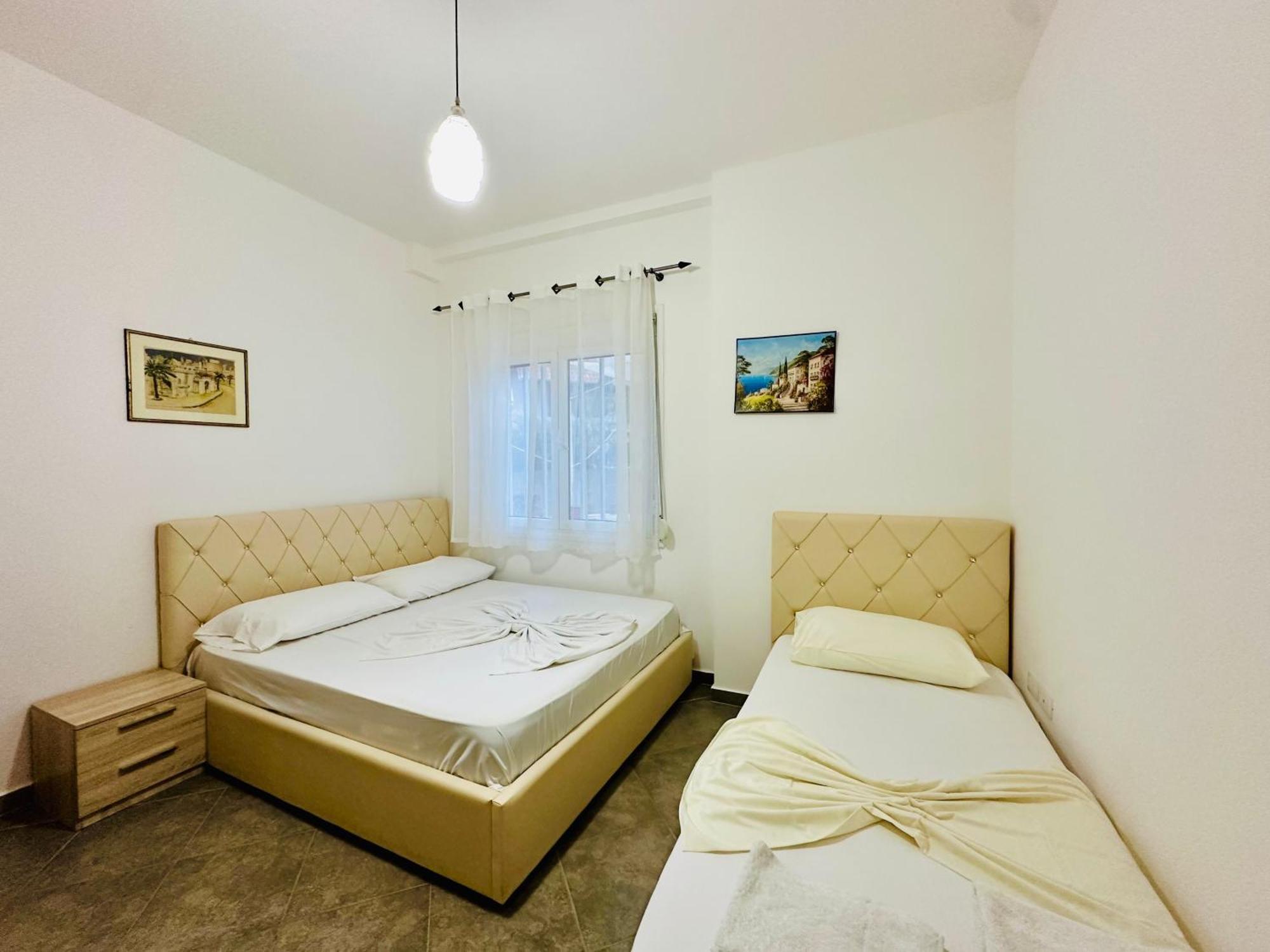 Jico Travel - Erjon Apartments Vlorë Zimmer foto